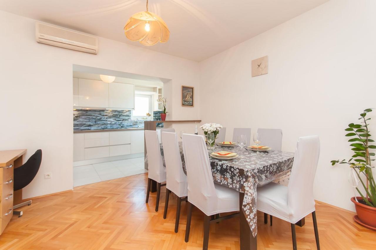 Apartman Roza Duce Bagian luar foto