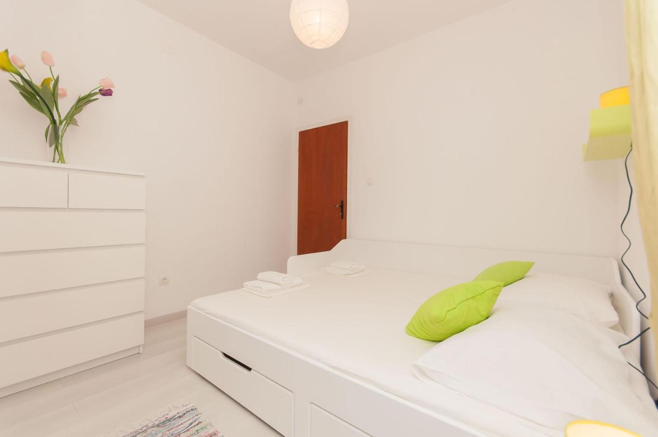 Apartman Roza Duce Bagian luar foto
